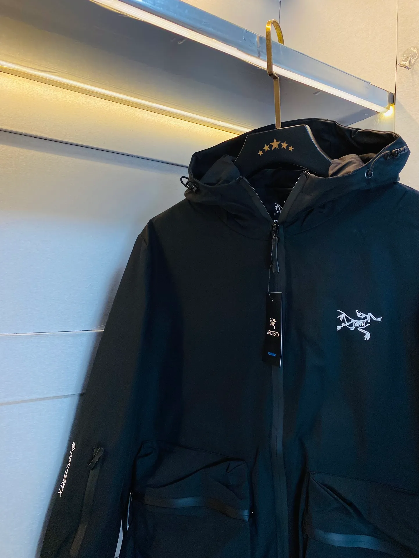 Same Style， ， 2026 New Arrival ， Original Premium Breathable ， ， ， Quality。 ， Sizes：M～3XL，